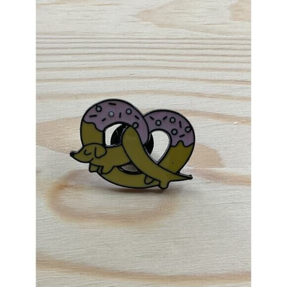 Pretzel Heart Wiener Dog Dachshund Puppy Enamel Pin - Picture 1 of 3